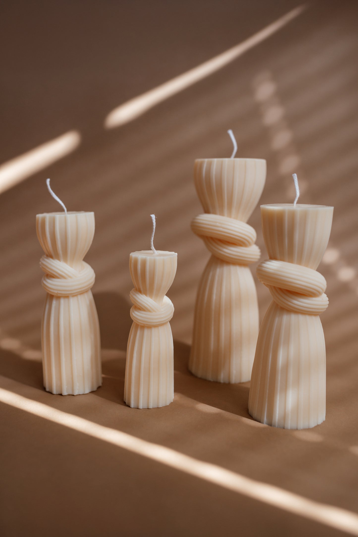 Set of 4 Knot Pillar Candles – Sculptural Soy Wax Candle Set – Decorative Gift for Home Decor or Wedding Table