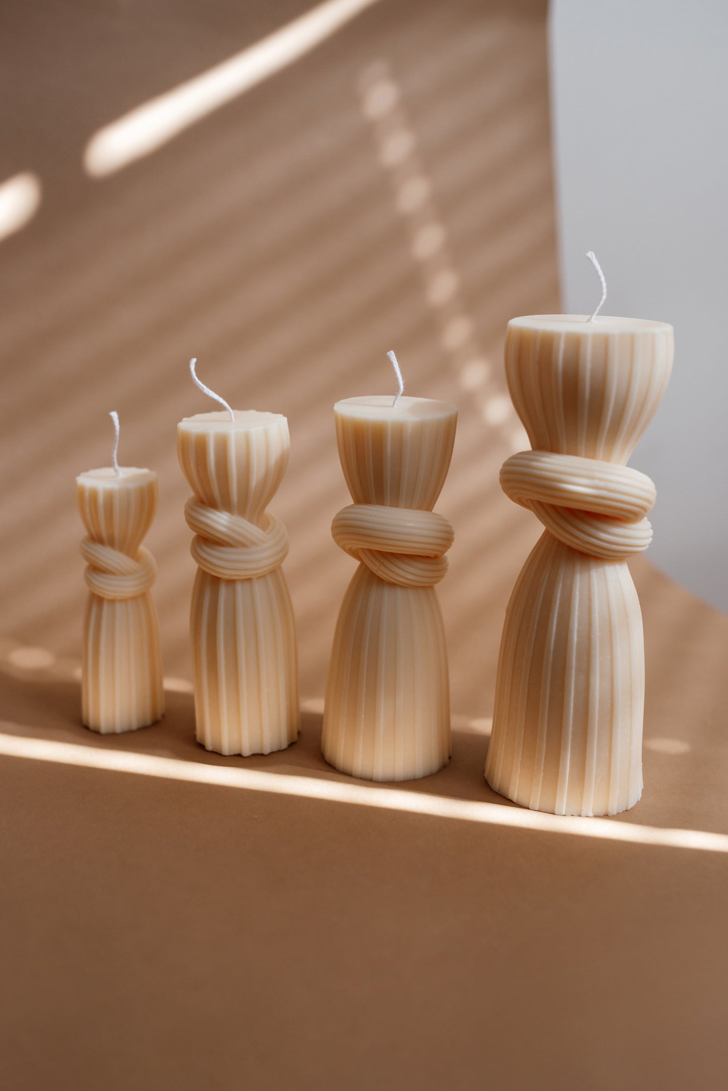 Set of 4 Knot Pillar Candles – Sculptural Soy Wax Candle Set – Decorative Gift for Home Decor or Wedding Table