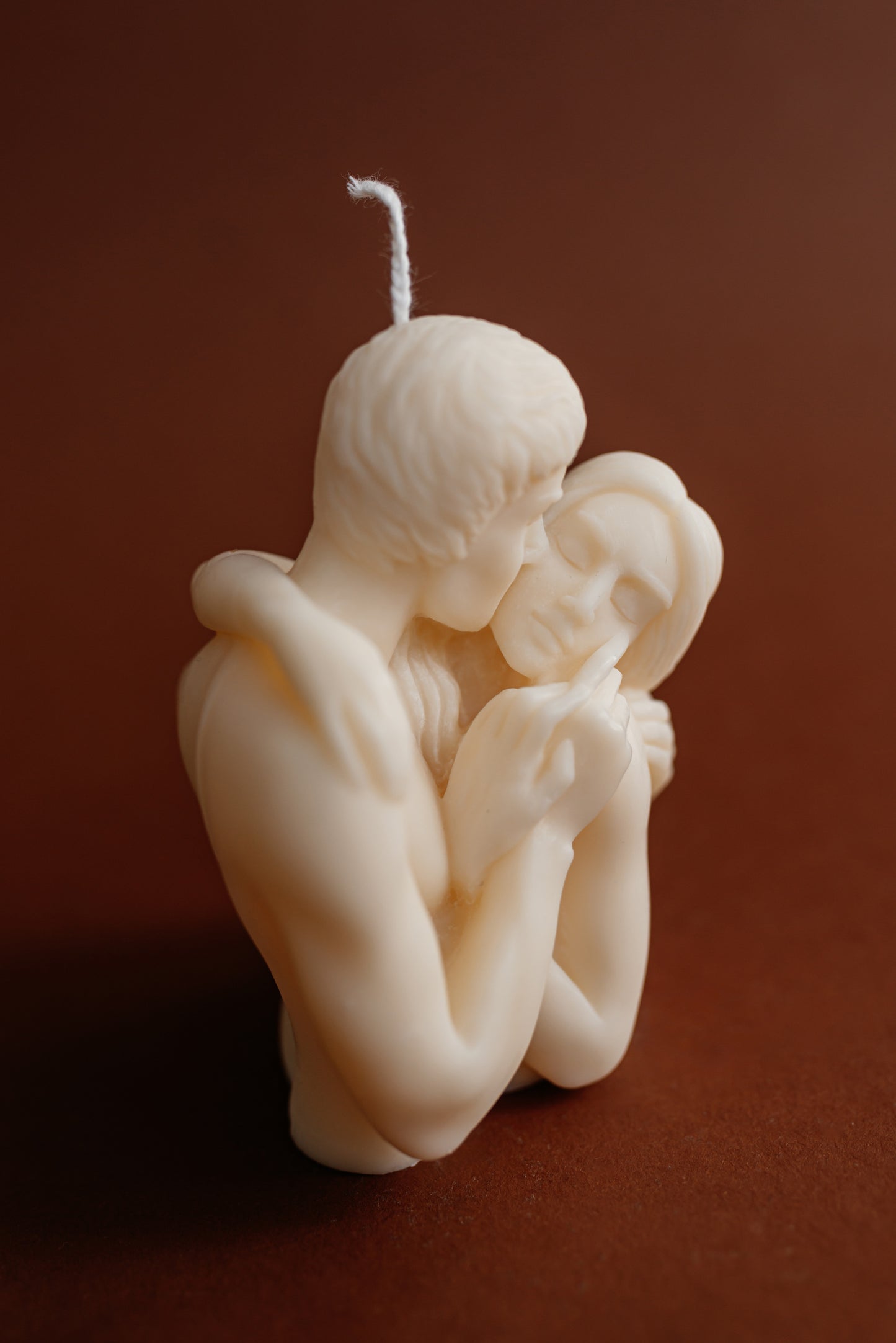 Romantic Couple Candle – Soy Wax Sculptural Gift – Anniversary or Valentine’s Decor – Handmade Love Candle