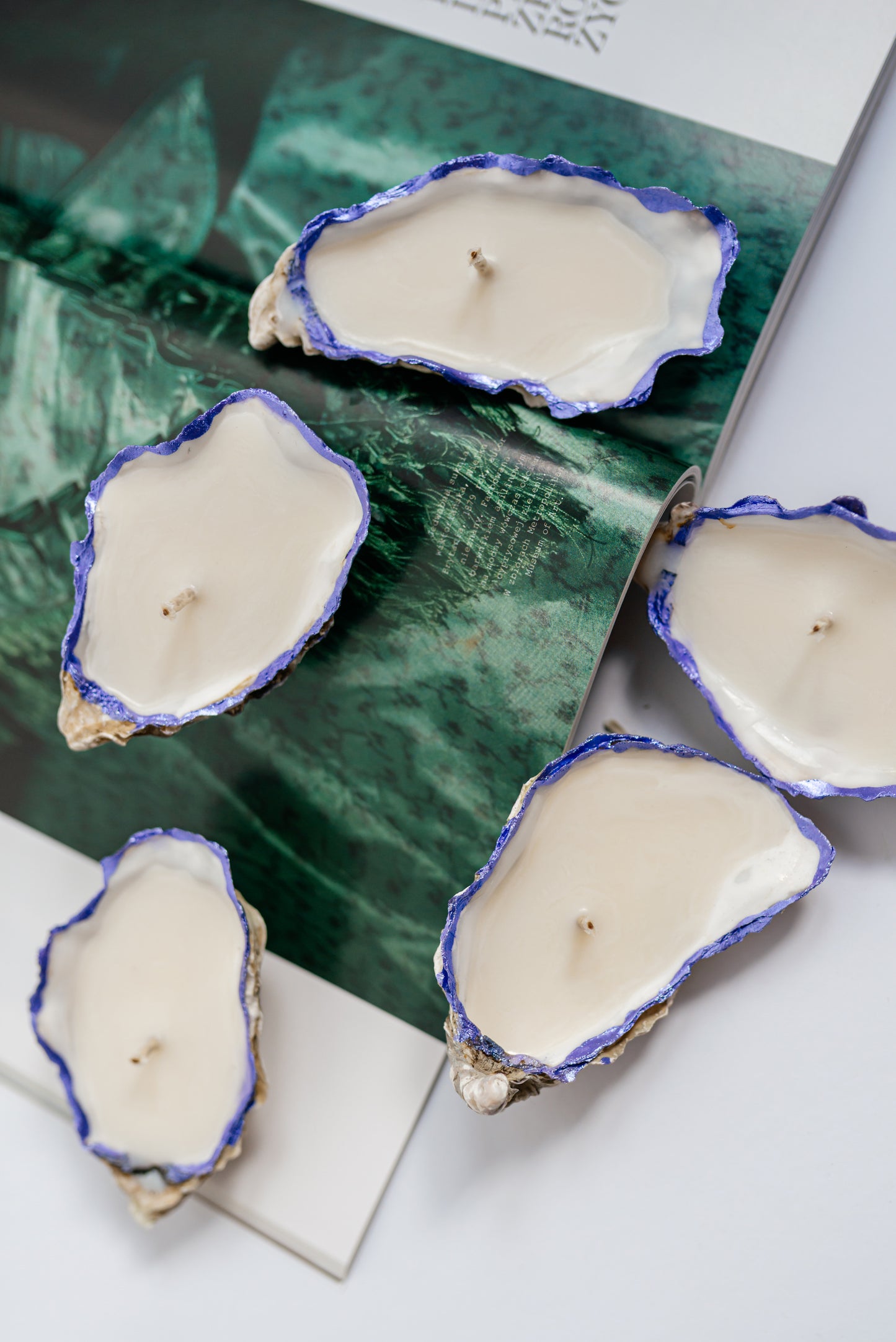 Purple Rim Oyster Shell Wedding Candle – Coastal Wedding Table Decor, Boho Beach Favor, Unique Soy Wax Gift