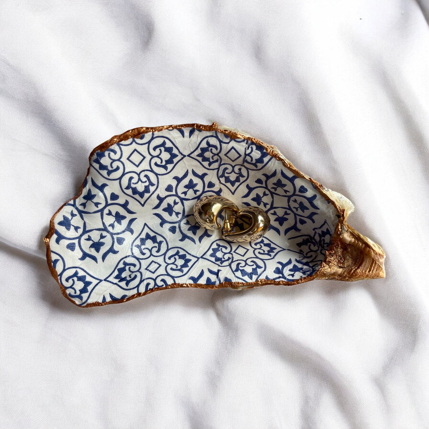 oyster trinket tray
wedding ring dish