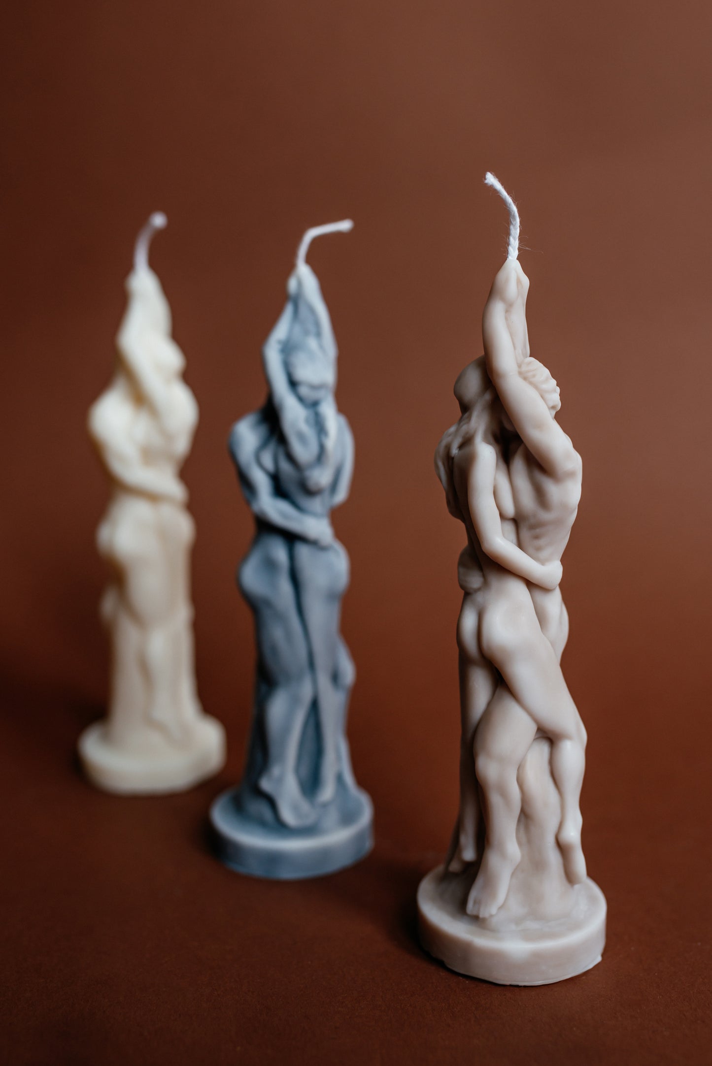 Romantic Couple Candle – Soy Wax Sculptural Gift – Anniversary or Valentine’s Decor – Handmade Love Candle