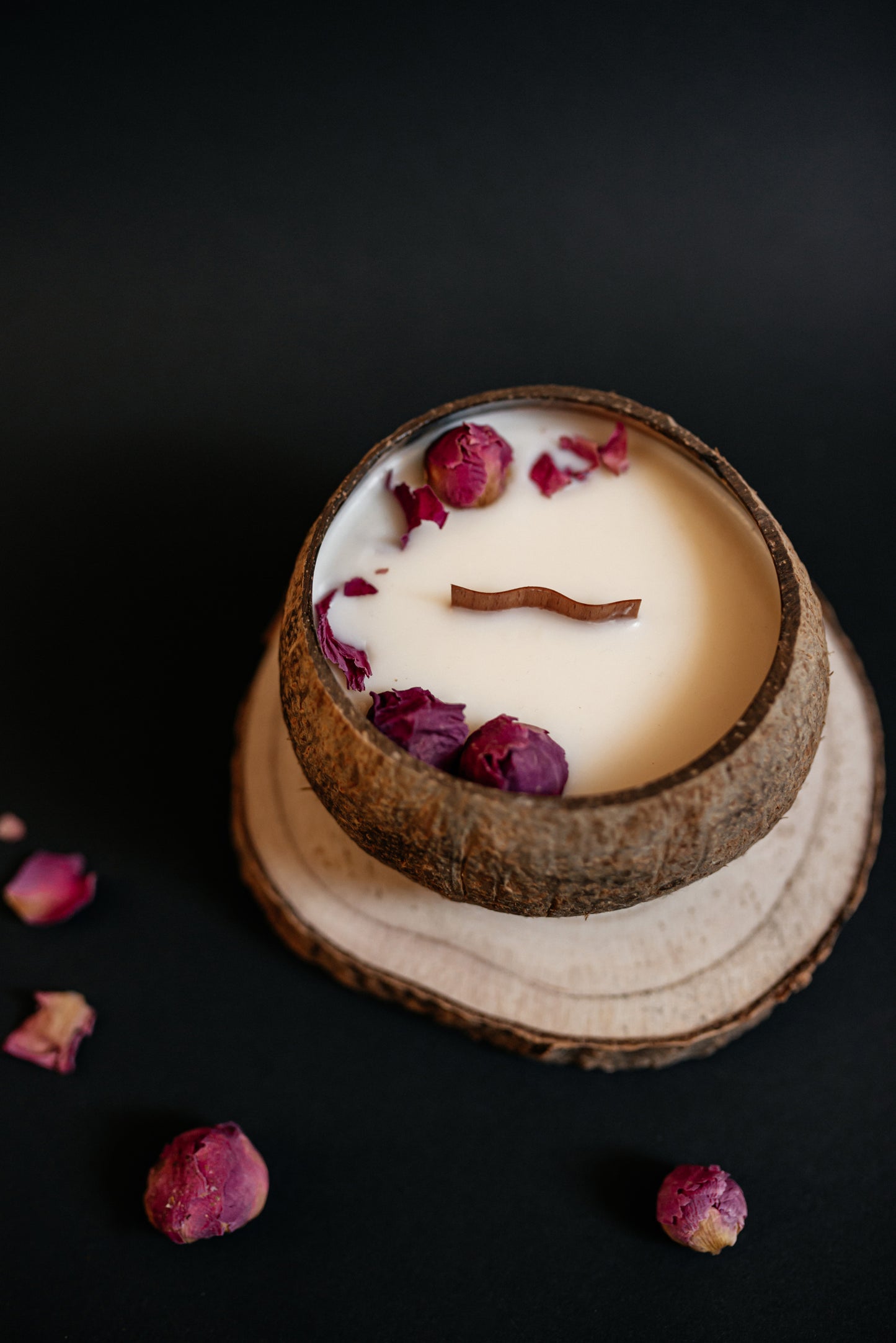 scented candle in coconut nutshell
gift for her
christmas gift
gift for mother