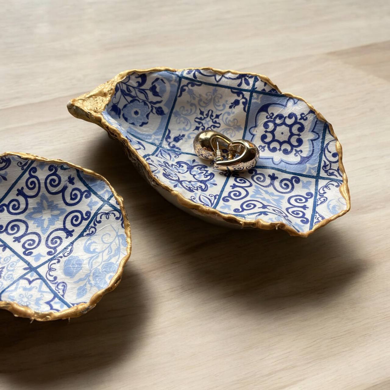 Oyster trinket dish (gold edition)